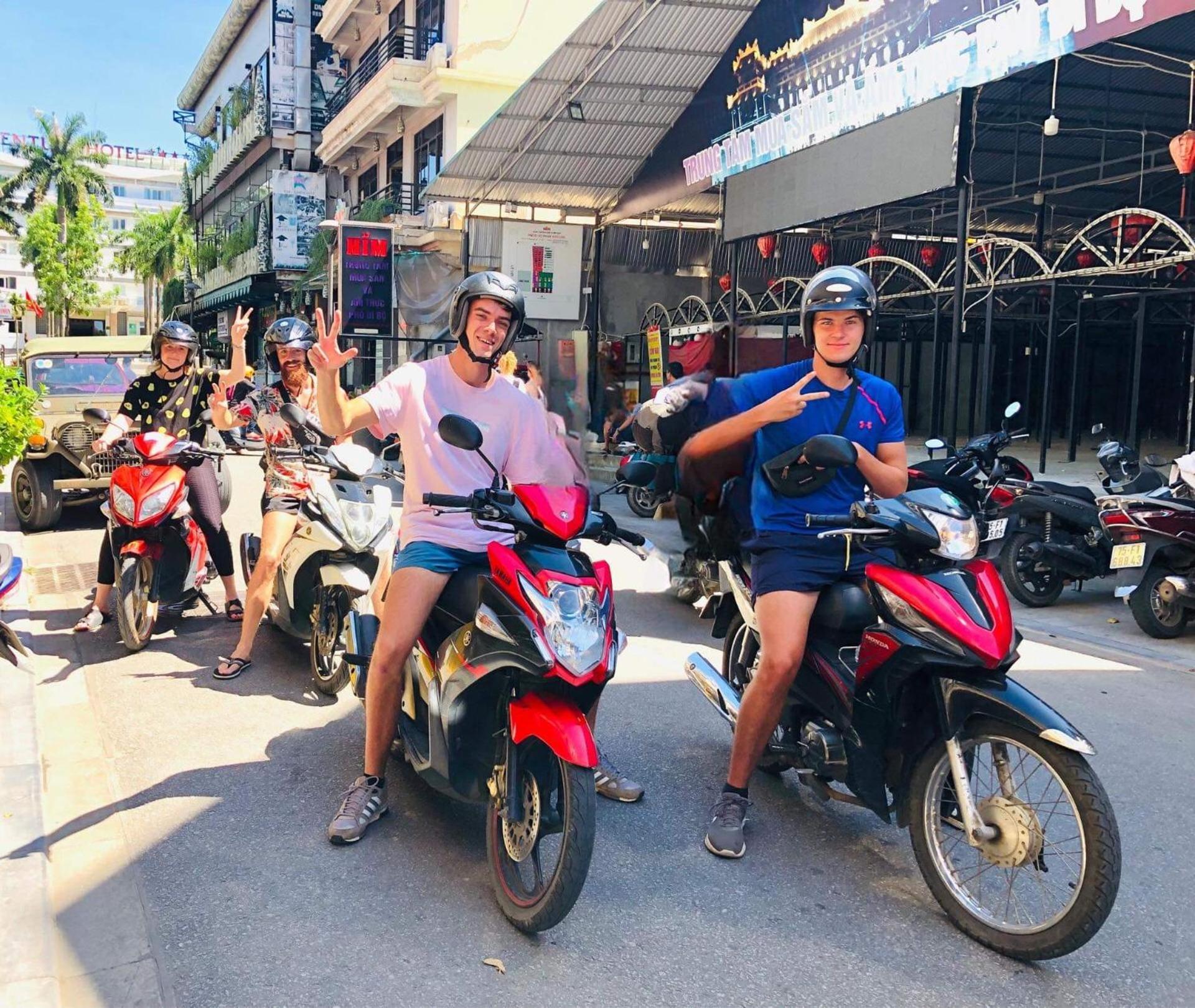 Lazy Cat Homestay - Motorbikes Rental & Tours Ha Giang Dış mekan fotoğraf